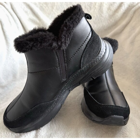 Skechers Air-Cooled Arch Fit Casual Hour Black Winter Snow Boots Women Size 7.5 - Picture 2 of 9